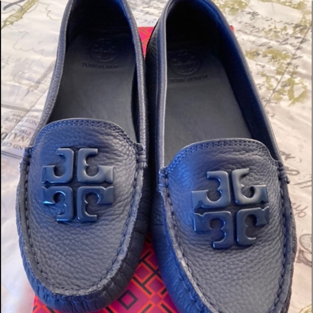 Leather Tory Burch loafer
